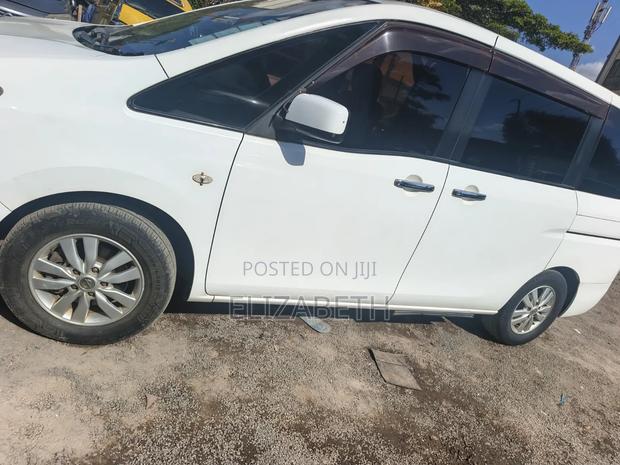 Nissan Serena 2011 White