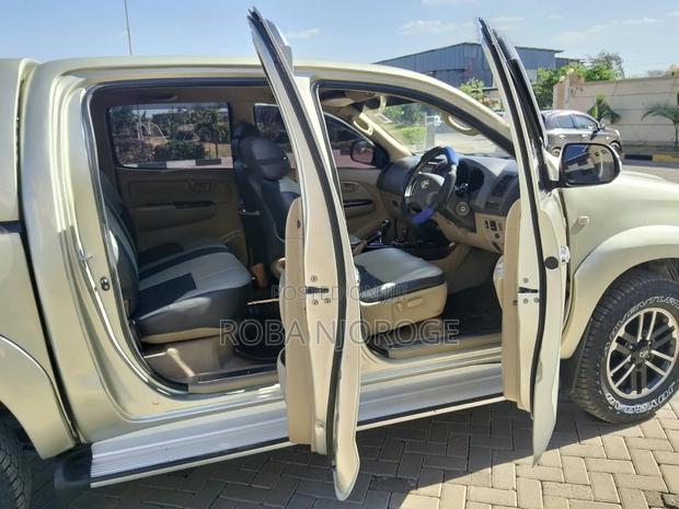 Toyota Hilux 3.0 D-4D 4x4 2012 Brown