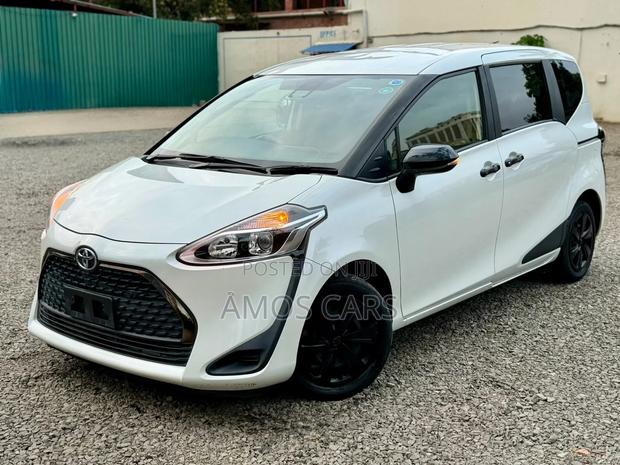 Toyota Sienta 2020 White