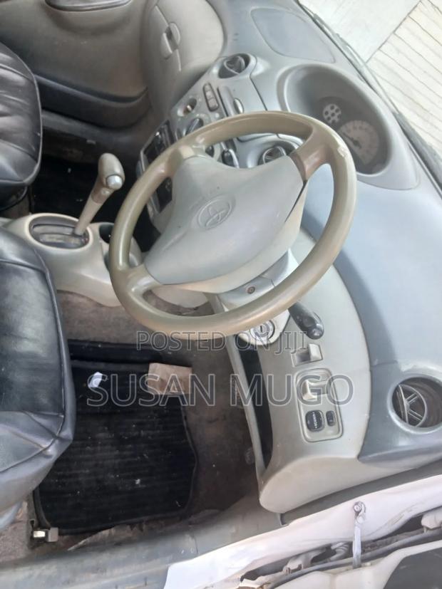 Toyota Vitz 2003 White