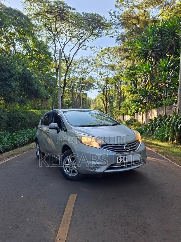 Nissan Note 2013 Silver