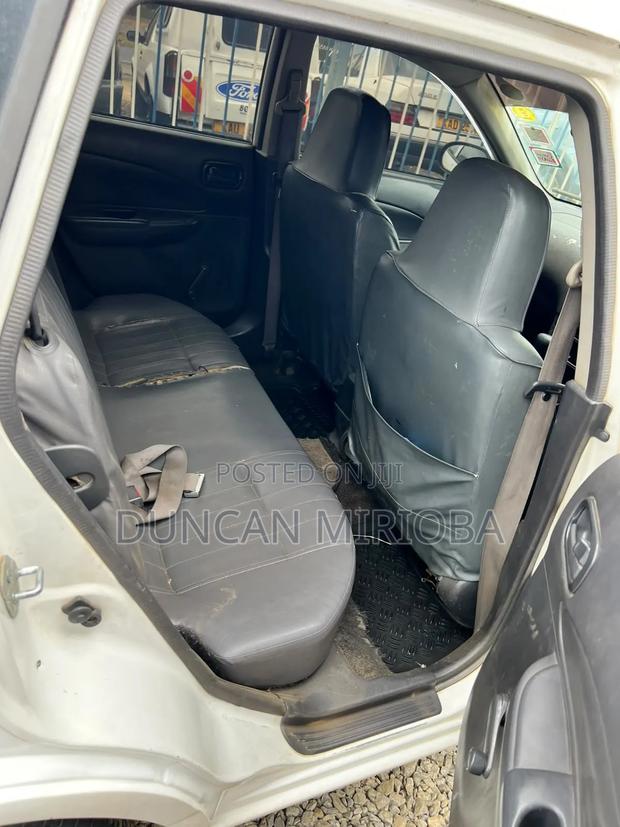 Nissan Advan 2004 White