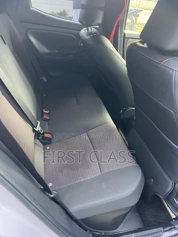Toyota Yaris 2020 Gray