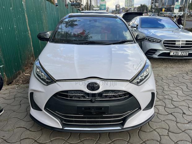 Toyota Yaris 2020 Gray