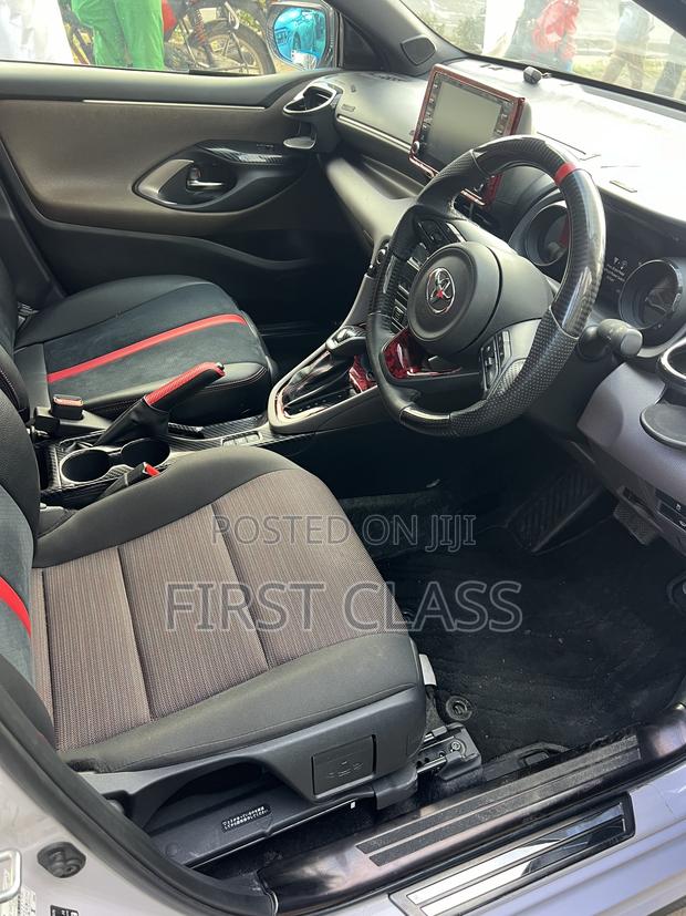 Toyota Yaris 2020 Gray