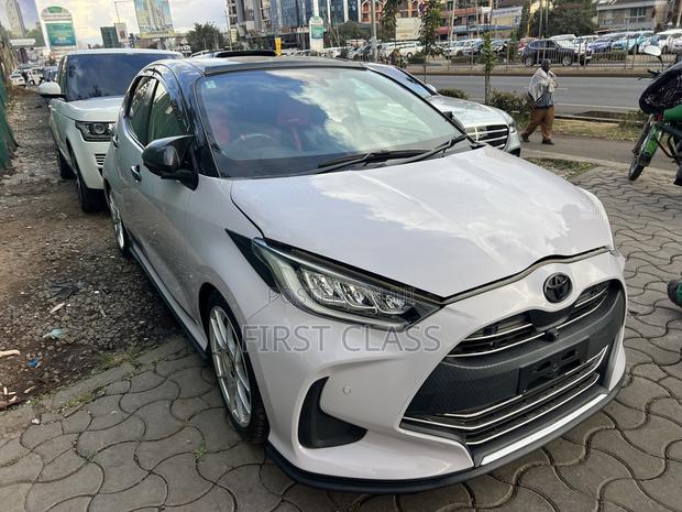 Toyota Yaris 2020 Gray