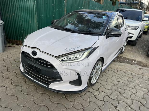 Toyota Yaris 2020 Gray