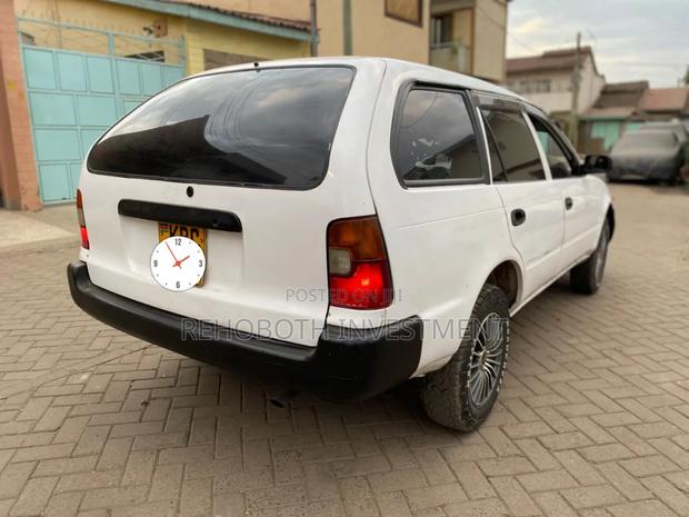 Toyota Corolla 1999 White