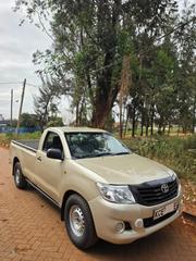 Toyota Hilux 2015 Gold for sale