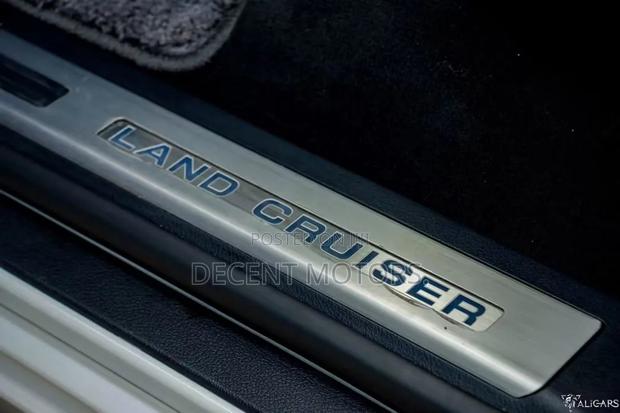 Toyota Land Cruiser 4.6 V8 ZX 2020 White