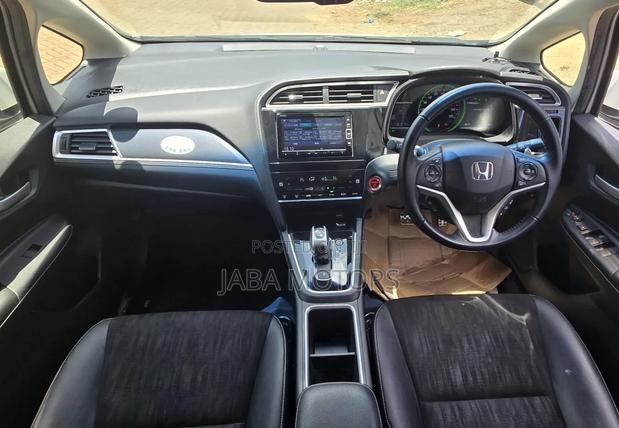 Honda Shuttle 2020 White