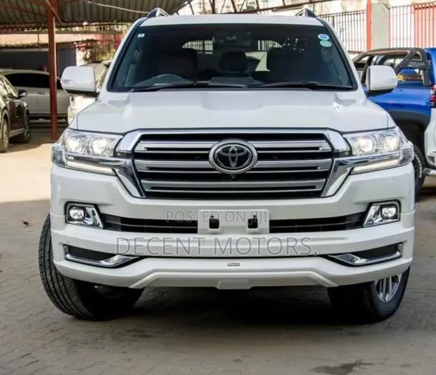 Toyota Land Cruiser 4.6 V8 ZX 2020 White
