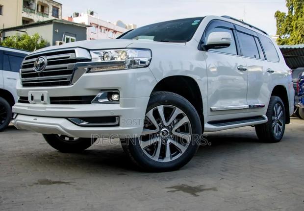 Toyota Land Cruiser 4.6 V8 ZX 2020 White