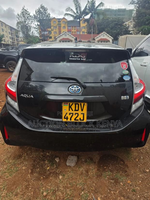 Toyota Aqua 2018 Black