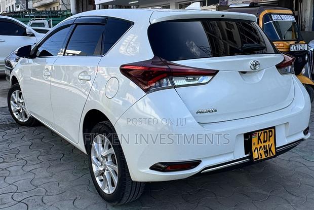 Toyota Auris 2016 White
