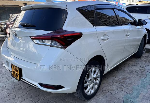 Toyota Auris 2016 White