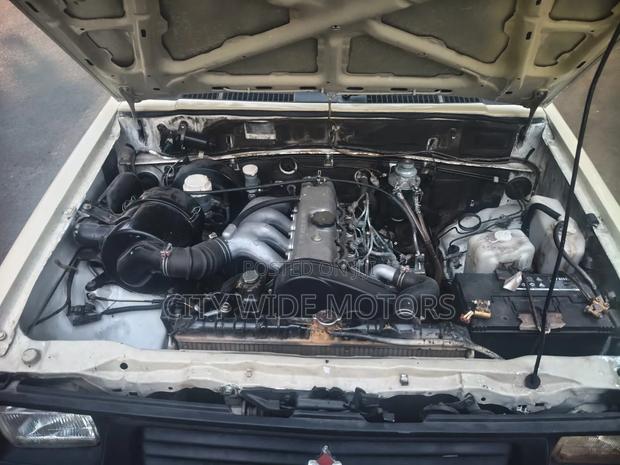 Mitsubishi L200 2006 Brown