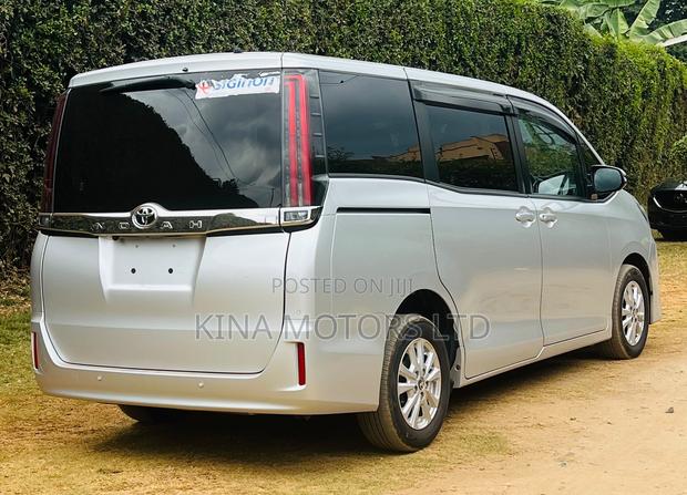 Toyota Noah 2.0 FWD (8 Seater) 2020 Silver
