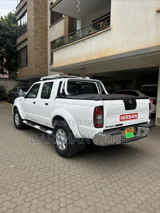 Nissan NP300 2014 White