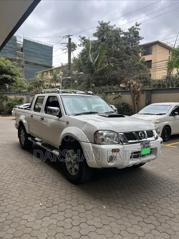 Nissan NP300 2014 White