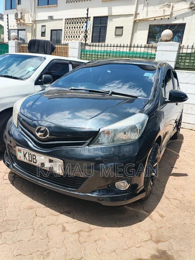 Toyota Vitz 2013 Black