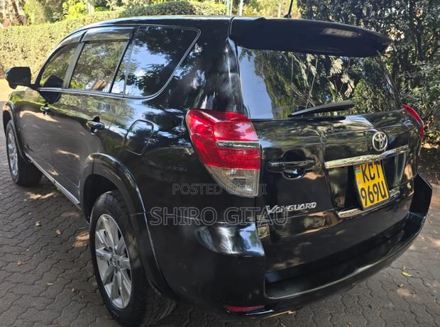 Toyota Vanguard 2012 Black