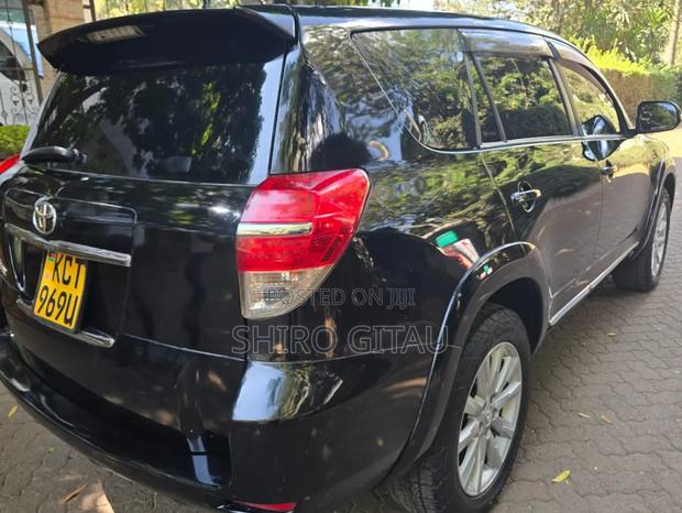 Toyota Vanguard 2012 Black