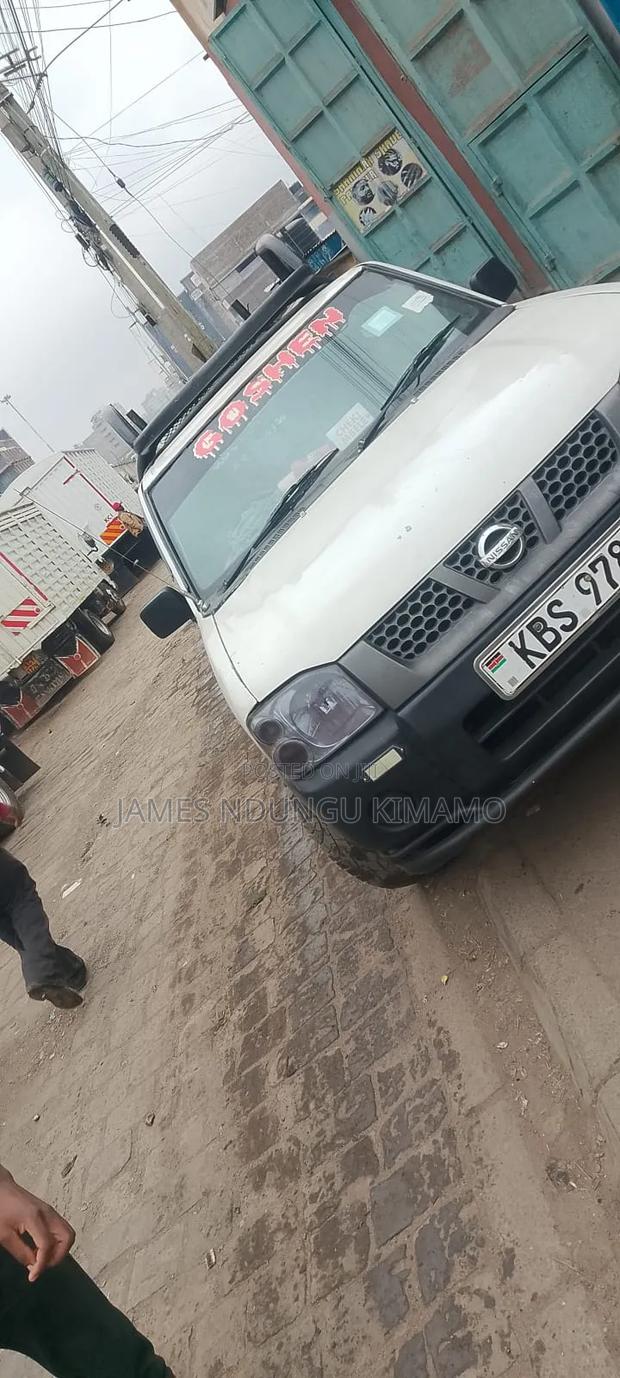 Nissan NP300 2012 White
