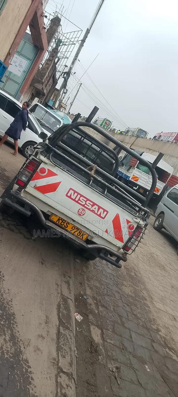 Nissan NP300 2012 White