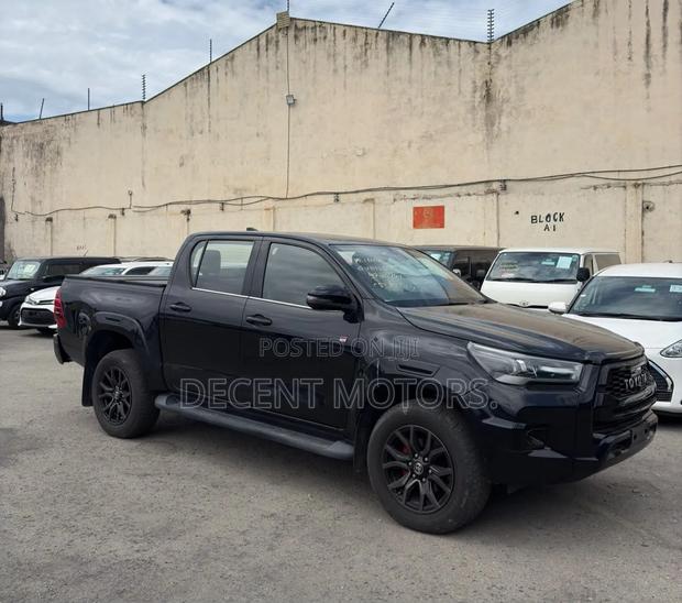 Toyota Hilux Revo Double Cab Deisel 2.4 AWD 2021 Black