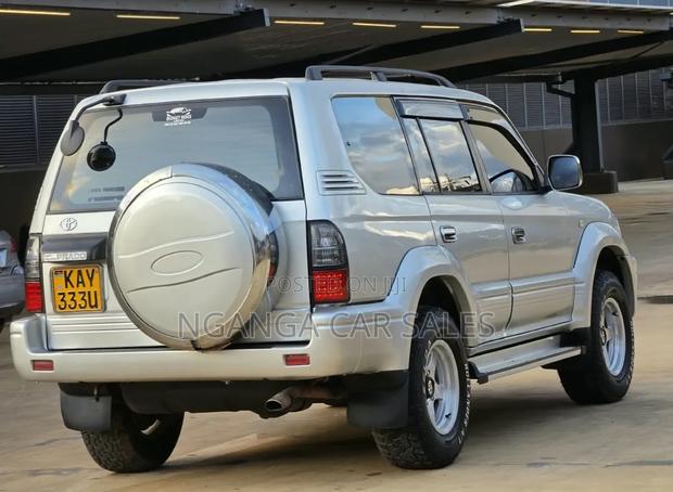 Toyota Land Cruiser Prado 2000 Silver