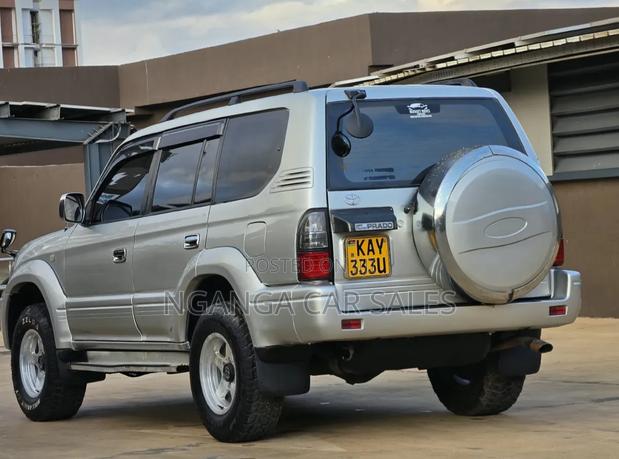 Toyota Land Cruiser Prado 2000 Silver