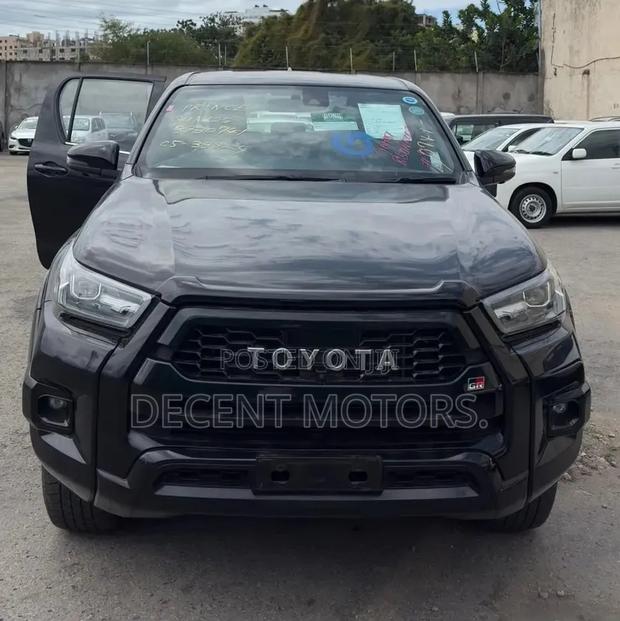 Toyota Hilux Revo Double Cab Deisel 2.4 AWD 2021 Black