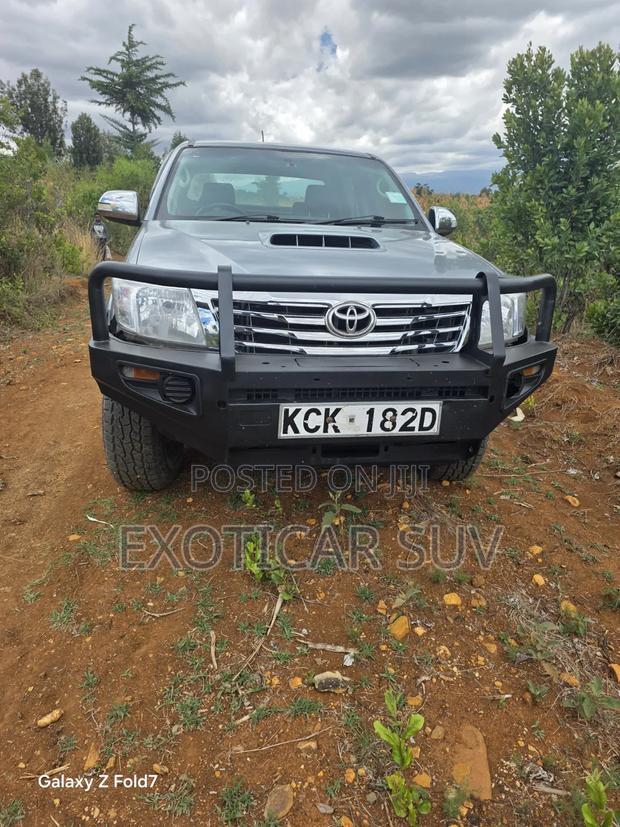 Toyota Hilux 3.0 D-4D 4x4 2015 Silver