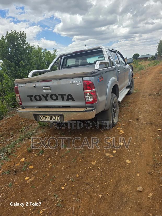 Toyota Hilux 3.0 D-4D 4x4 2015 Silver