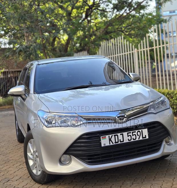 Toyota Corolla Fielder 1.5 Petrol FWD 2015 Silver