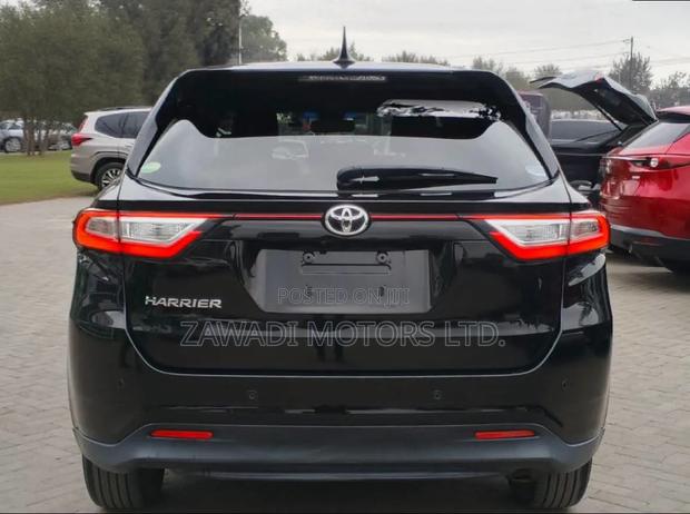 Toyota Harrier 2.0 2019 Black
