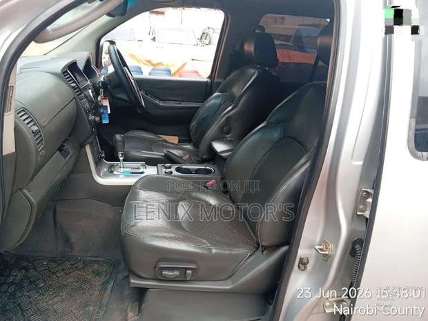 Nissan Pathfinder Platinum 4x4 2013 Silver