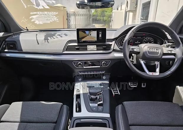 Audi Q5 2.0T Premium AWD quattro 2019 Gray
