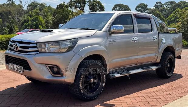 Toyota Hilux 2.5 D-4D 4X4 SRX 2012