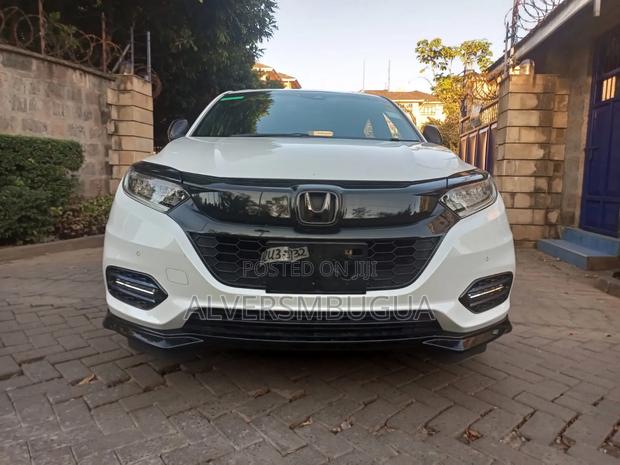 Honda Vezel 1.5 2WD 172 hp 2019 Off white