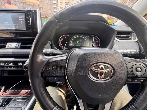 Toyota RAV4 XLE Premium AWD 2019 Pearl