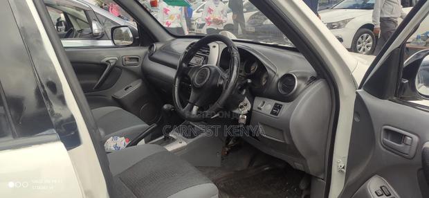 Toyota RAV4 2004 White