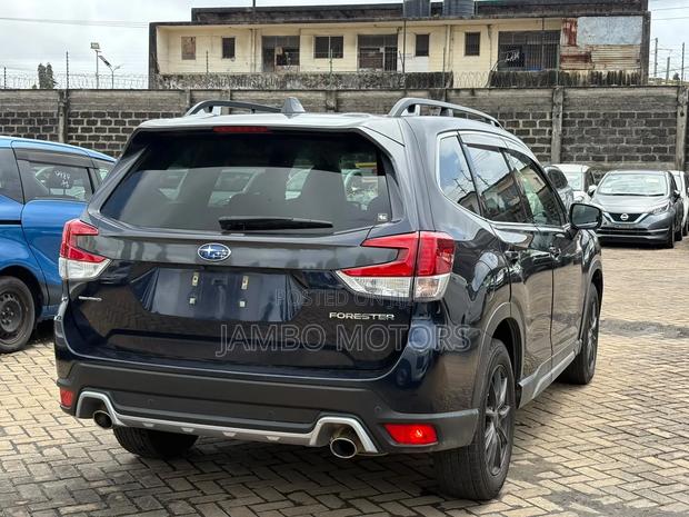 Subaru Forester Premium AWD 2023 Blue