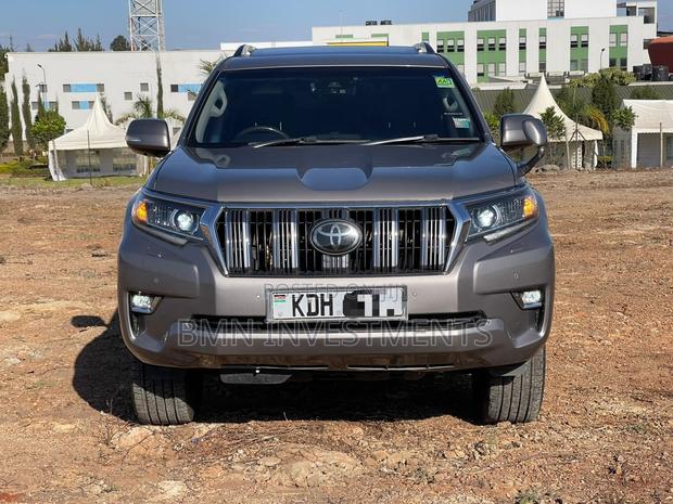 Toyota Land Cruiser Prado 2.8 2017 Brown