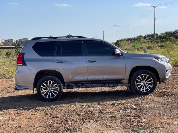 Toyota Land Cruiser Prado 2.8 2017 Brown