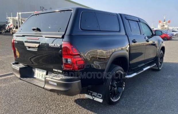 Toyota Hilux 2019 Black