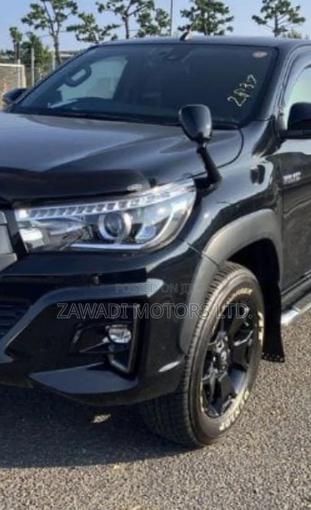 Toyota Hilux 2019 Black