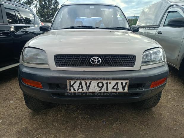 Toyota RAV4 Base 4x4 1999 Silver