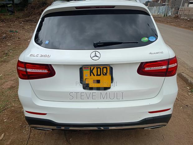 Mercedes-Benz GLC-Class GLC250 Sport Utility 4-Door (2.0L, 4cyl Turbo)